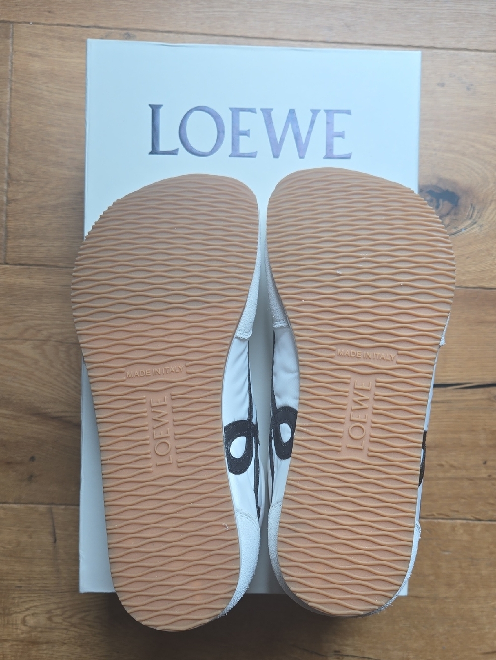 Loewe Ballet Runner Sneakers EU 37 White Black Anagram Logo Leather Low Top - Picture 2 of 9